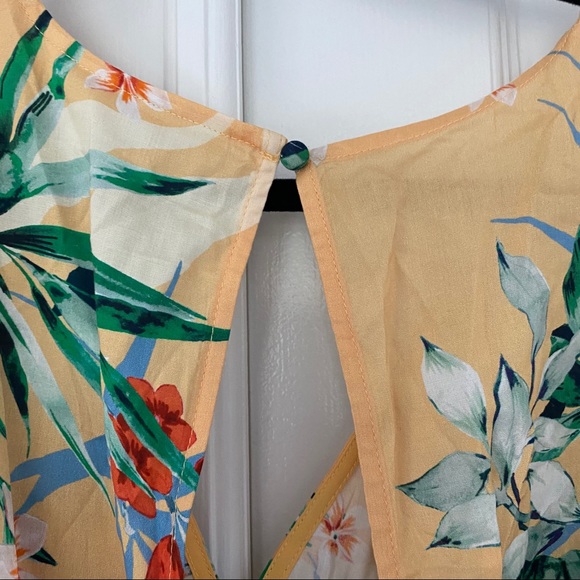 FINDERS KEEPERS Paradise Tropical Playsuit Romper - Picture 9 of 10